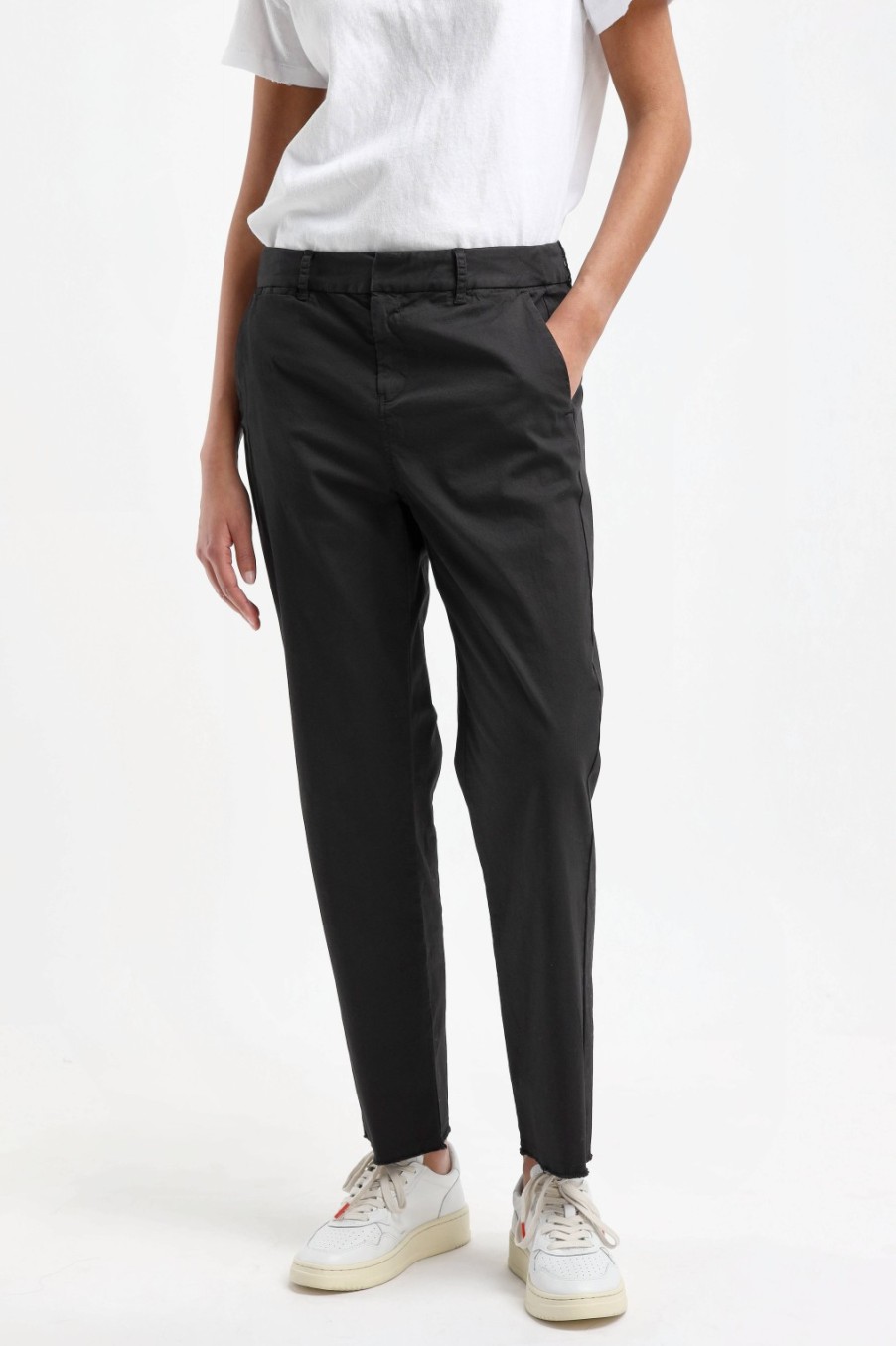 Vetements Nili Lotan | Pantalon Montauk En Noir De Jais