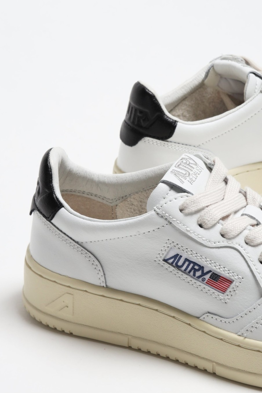 Chaussures Autry | Baskets 01 Low En Blanc/Noir