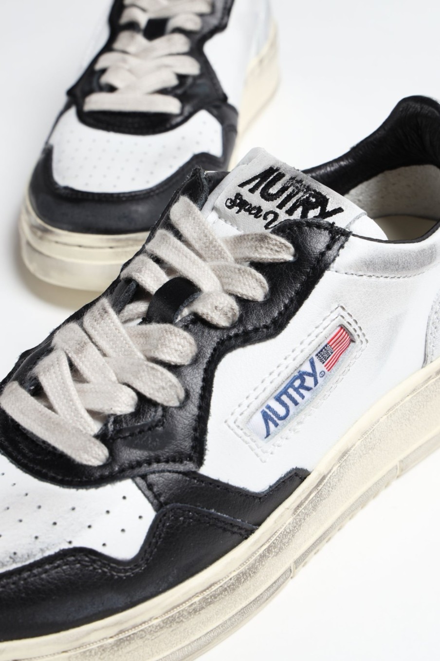 Chaussures Autry | Baskets Super Vintage En Blanc/Noir/Argente