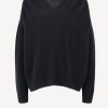 Vetements Allude | Pull Noir Avec Col En V