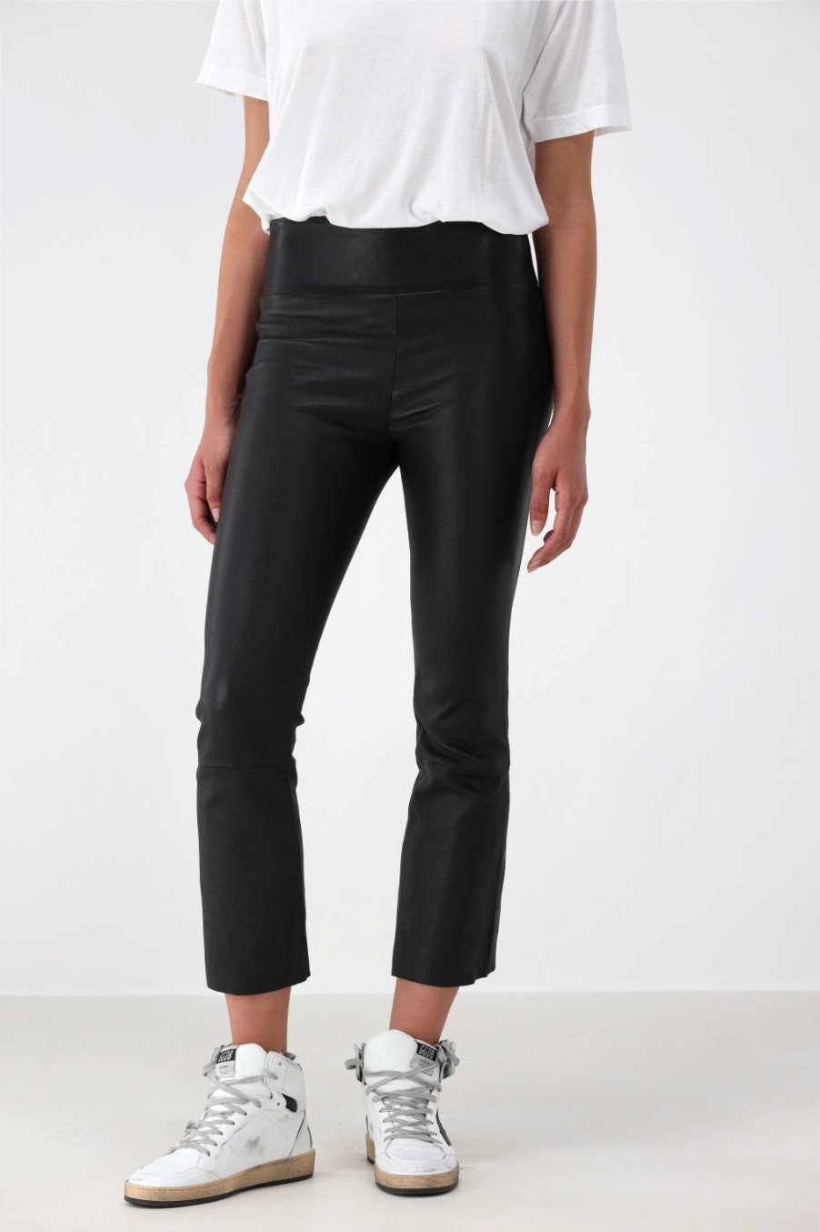 Vetements SPRWMN | Pantalon En Cuir Crop Flare En Noir
