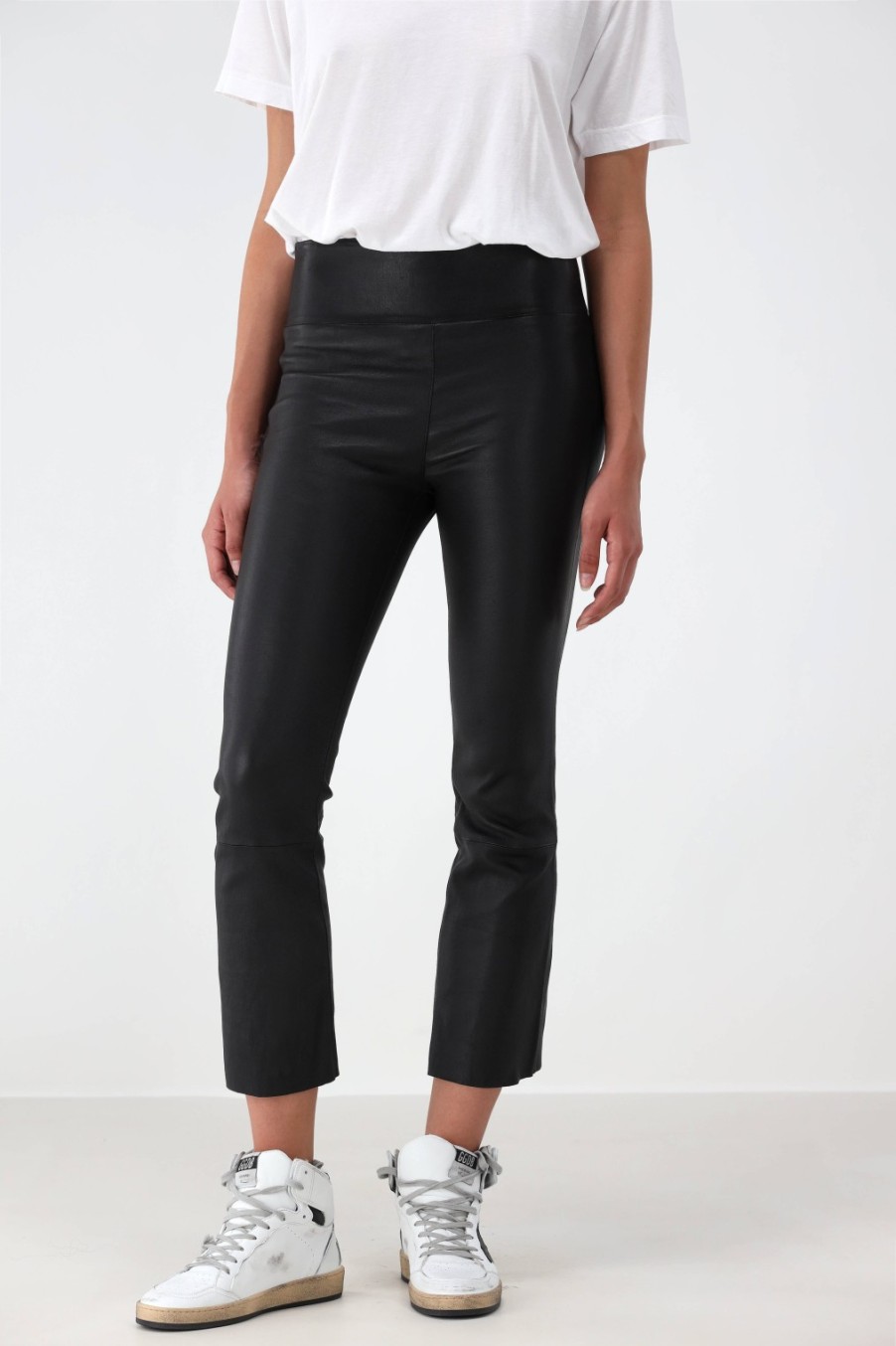 Vetements SPRWMN | Pantalon En Cuir Crop Flare En Noir