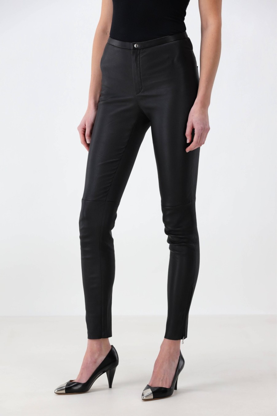 Vetements Stouls | Pantalon En Cuir Maggie 21 En Noir