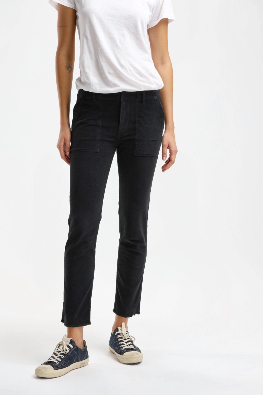 Vetements Nili Lotan | Pantalon En Velours Cotele Jenna In Jet Black