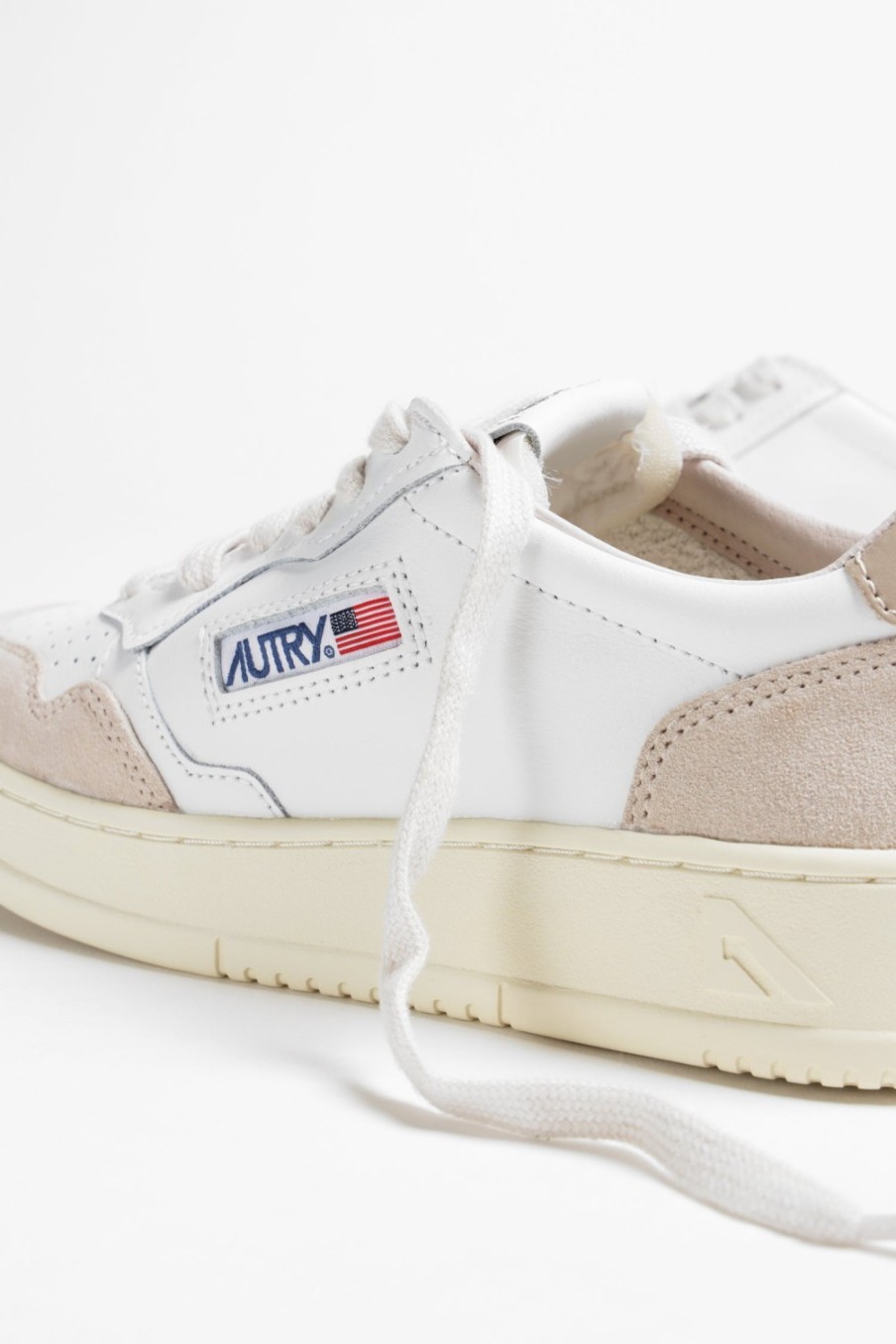 Chaussures Autry | Baskets 01 Low Suede En Blanc/Pepper